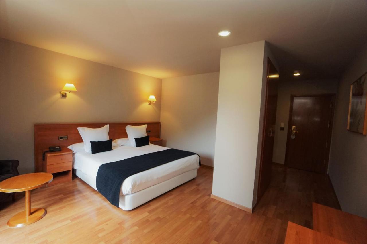 Hotel & Spa Niunit El Serrat Ngoại thất bức ảnh
