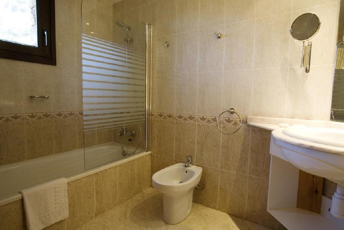Hotel & Spa Niunit El Serrat Ngoại thất bức ảnh