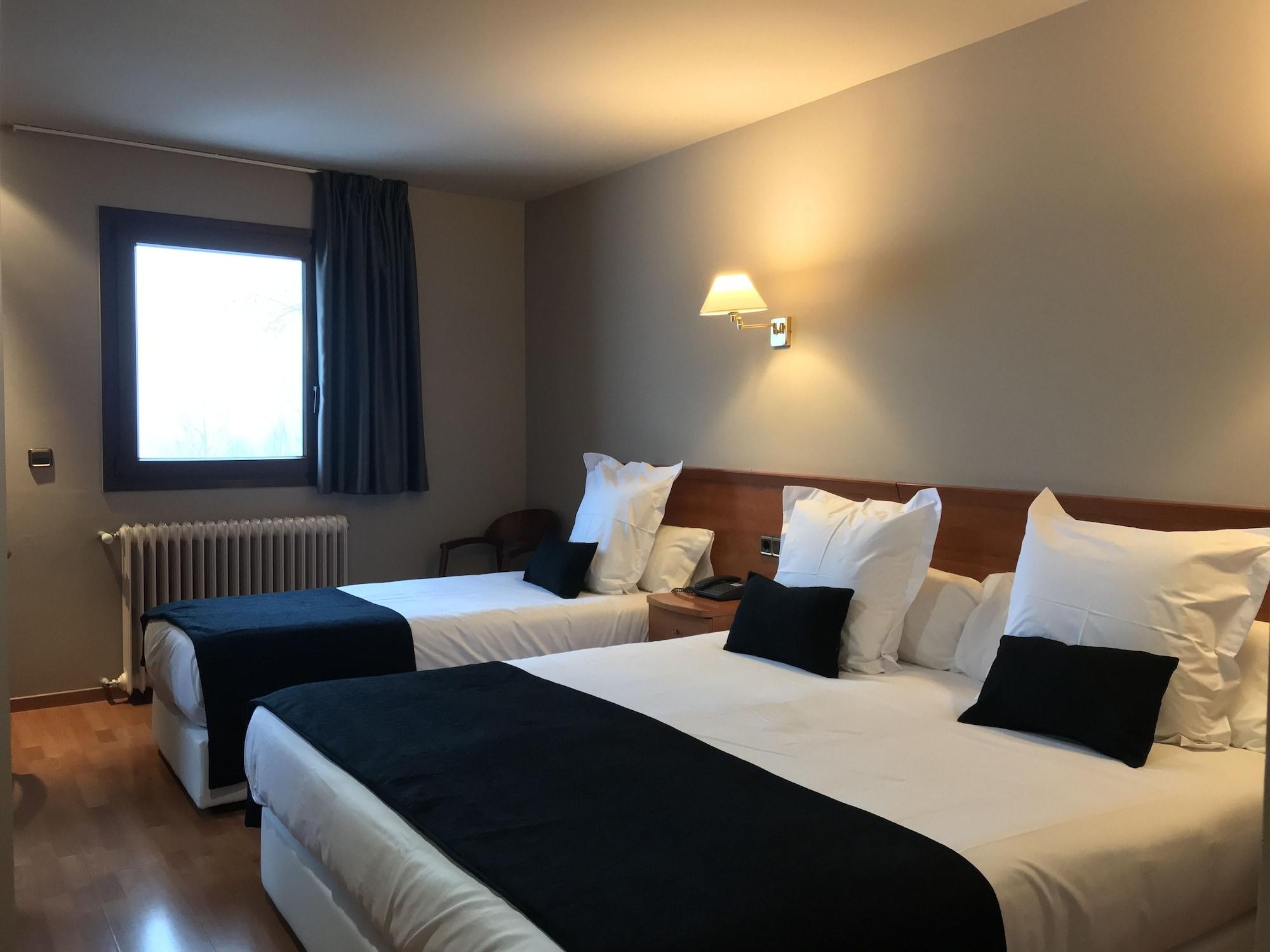 Hotel & Spa Niunit El Serrat Ngoại thất bức ảnh