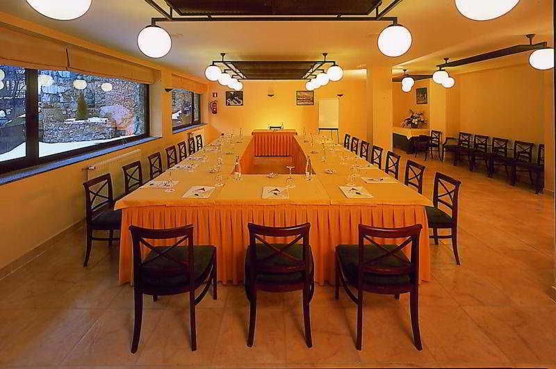 Hotel & Spa Niunit El Serrat Kinh doanh bức ảnh