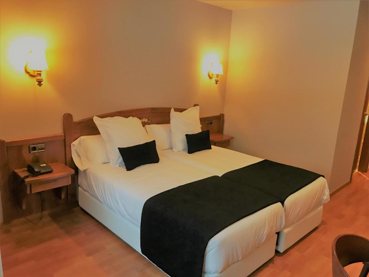 Hotel & Spa Niunit El Serrat Ngoại thất bức ảnh
