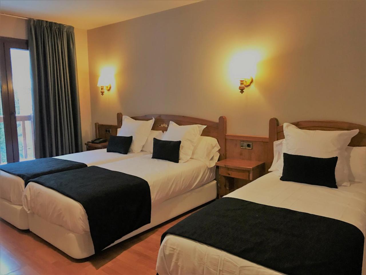 Hotel & Spa Niunit El Serrat Ngoại thất bức ảnh